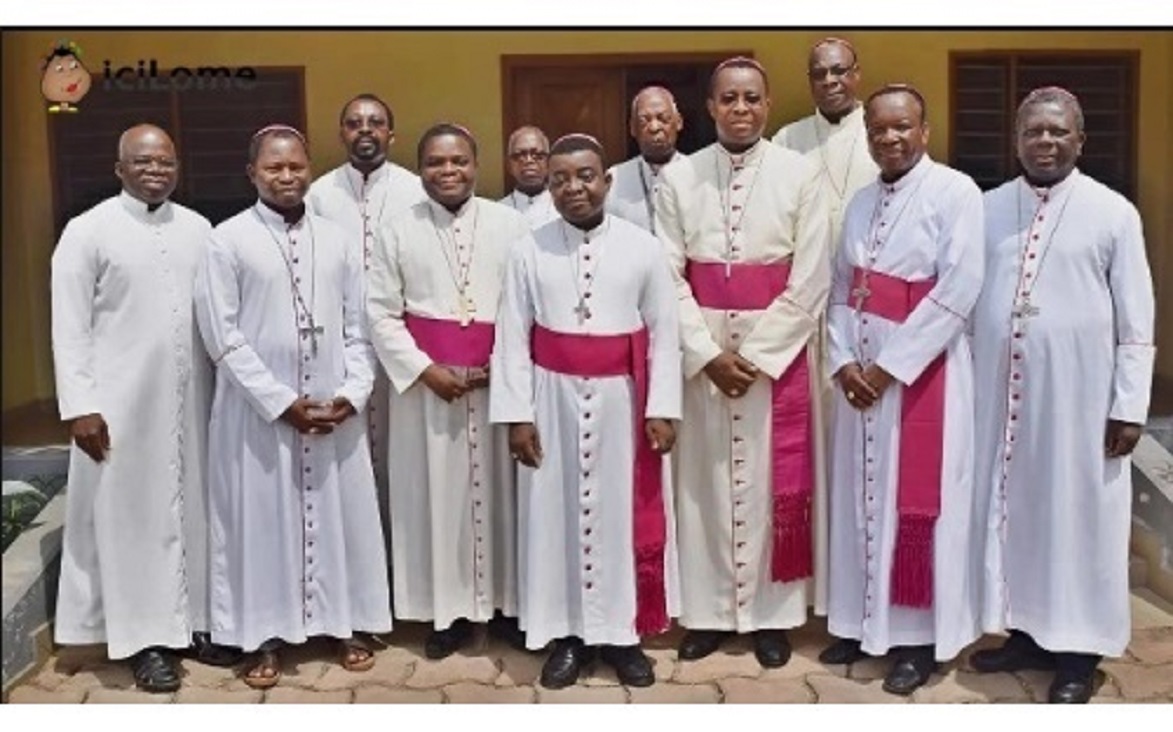 Les Evêques du Togo soutiennent les initiatives de Mgr Kpodzro