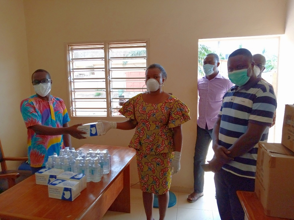 L’Institute of Internal Auditors of Togo (IIA-Togo) fait un don de masques et de gel hydro alcoolique à l’ATOPPEL