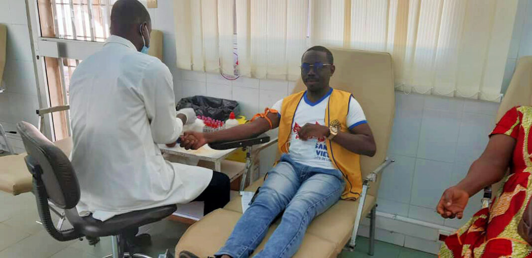 Le Lions Club Lomé ESTAFETTE en collecte de sang au profit du CNTS Lomé