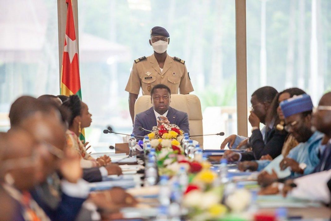 Conseil des ministres au Togo : adoption d'un avant-projet de loi et de trois projets de décret, ainsi qu'une communication sur le code foncier et domanial