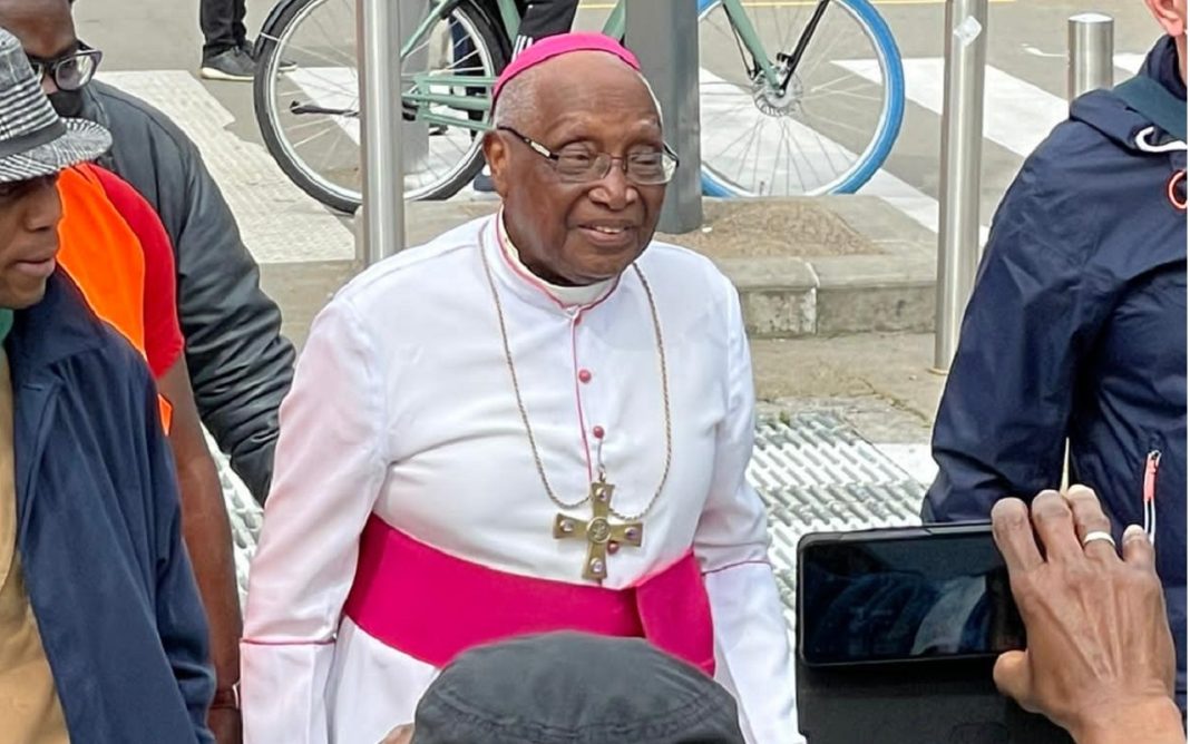 Mgr Kpodzro repose aux cotés de Mgr Dosseh-Anyron