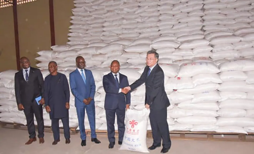 Assistance alimentaire au Togo : réception d’une cargaison de riz offerte par la Chine