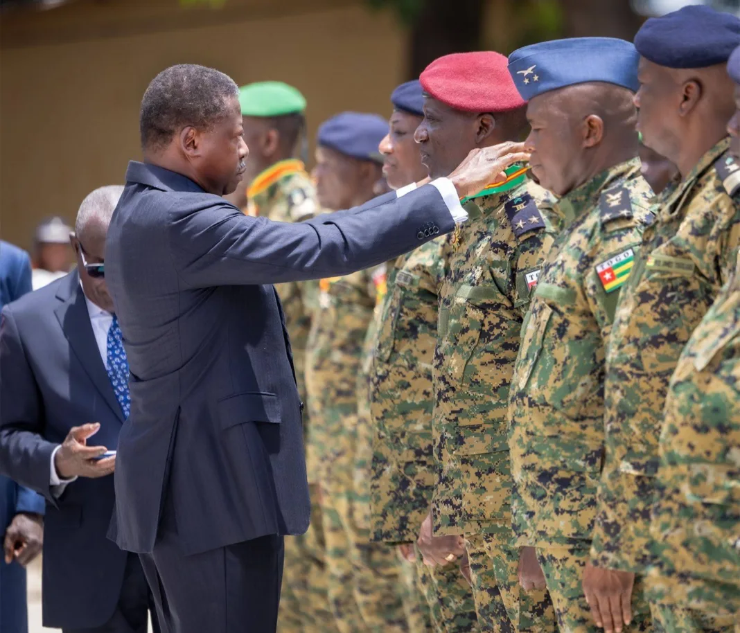 66 ans d’indépendance au Togo : des personnalités militaires décorées à Lomé